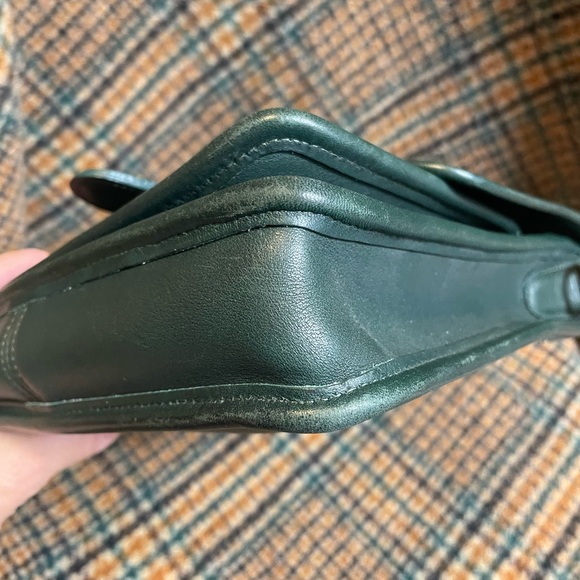 🦋 Coach Green Station Bag. - Picture 9 of 15